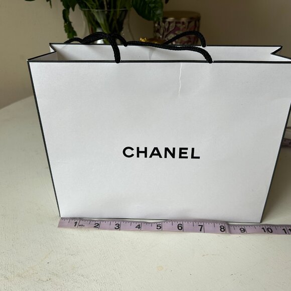 Chanel Paper Bag Duo - Authentic Packaging with Classic Ribbon Closure - Picture 2 of 8